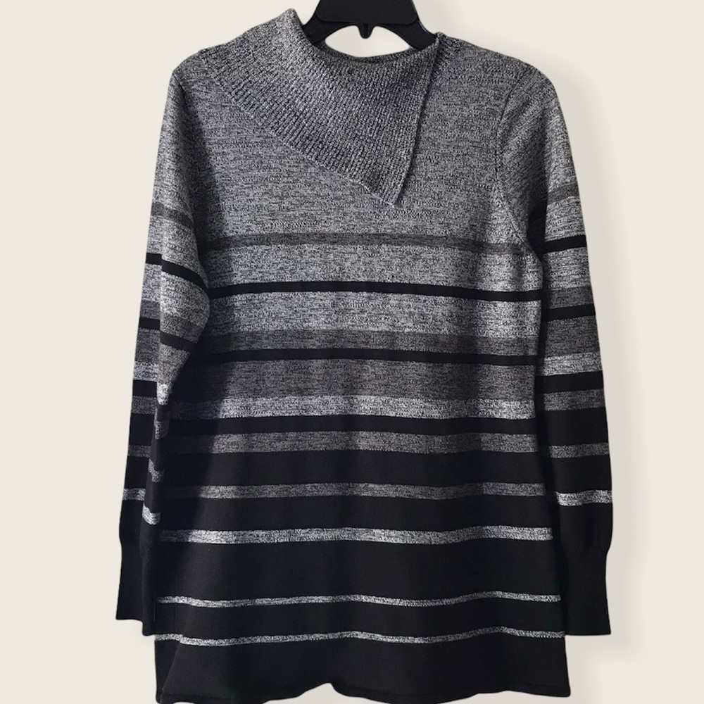 Roz & Ali Cowl Neck Sweater. Size XL